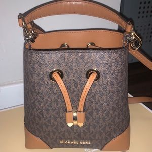 Authentic lightly worn Michael Kors handheld/crossbody purse